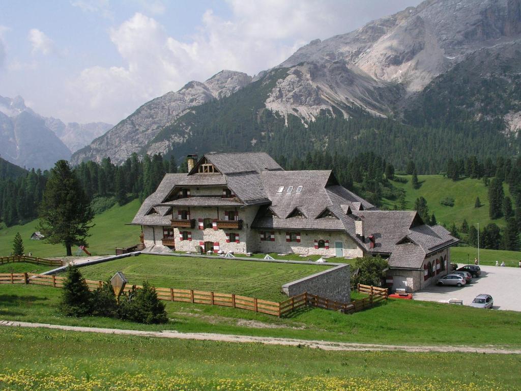 Hotel Hohe Gaisl Braies  Exteriér fotografie